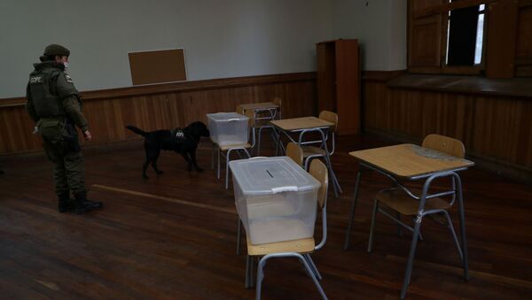 La Policía de Chile durante las preparaciones para el plebiscito - Sputnik Mundo