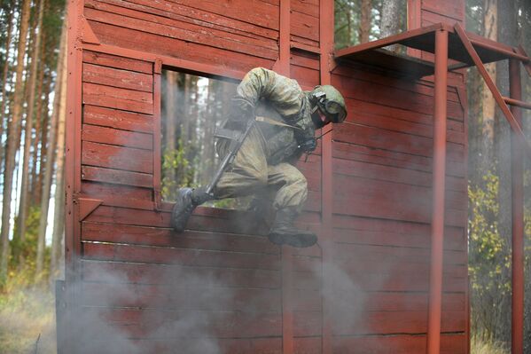 'Counter strike' al estilo ruso: el entrenamiento de las fuerzas especiales

 - Sputnik Mundo