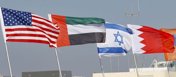 Banderas de EEUU, EAU, Israel y Bahréin  - Sputnik Mundo