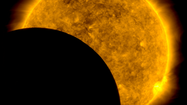 El cruce de la Luna y el Sol  - Sputnik Mundo