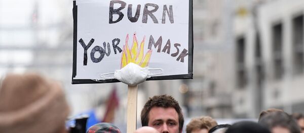 Protesta contra las medidas de restricción relacionadas con la pandemia en Londres (archivo) - Sputnik Mundo