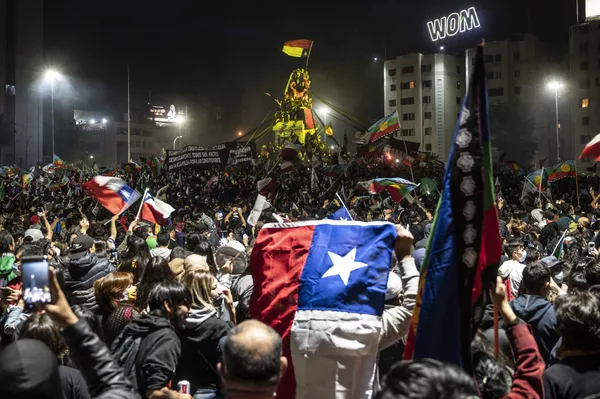 La victoria del 'sí' en el plebiscito constitucional de Chile, en imágenes
La victoria del 'sí' en el plebiscito constitucional de Chile, en imágenes
- Sputnik Mundo