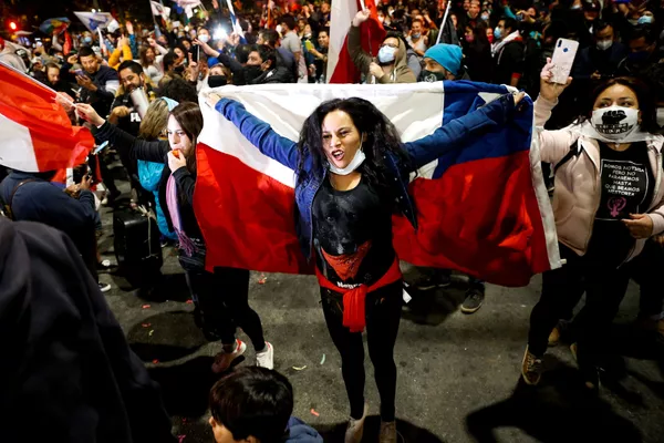 La victoria del 'sí' en el plebiscito constitucional de Chile, en imágenes
La victoria del 'sí' en el plebiscito constitucional de Chile, en imágenes
- Sputnik Mundo