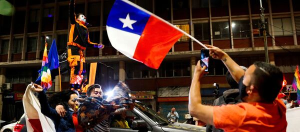 Celebraciones en Chile tras el referéndum 2020 Celebraciones en Chile tras el referéndum 2020 - Sputnik Mundo