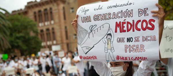 Una médico residente de huelga en España - Sputnik Mundo