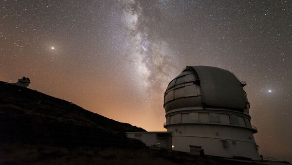 El Gran Telescopio Canarias en el Observatorio Roque de los Muchachos en la isla de La Palma en Canarias, España El Gran Telescopio Canarias en el Observatorio Roque de los Muchachos en la isla de La Palma en Canarias, España - Sputnik Mundo
