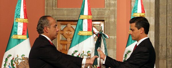 Felipe Calderón y Enrique Peña Nieto, expresidentes de México - Sputnik Mundo