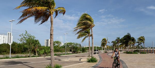 Vientos del huracán Zeta  - Sputnik Mundo