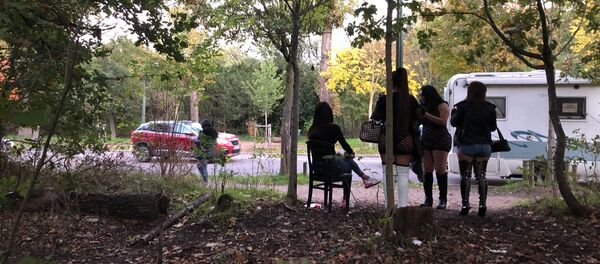 Trabajadoras sexuales en el bosque de Boulogne de París (Francia) - Sputnik Mundo