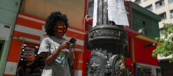 Ofertas de trabajo en un poste en Sao Paulo, Brasil - Sputnik Mundo