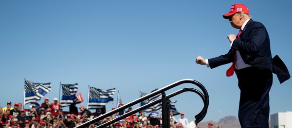 Президент США Дональд Трамп после выступления в Буллхед Сити, США - Sputnik Mundo