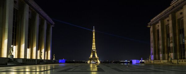 El toque de queda en París - Sputnik Mundo