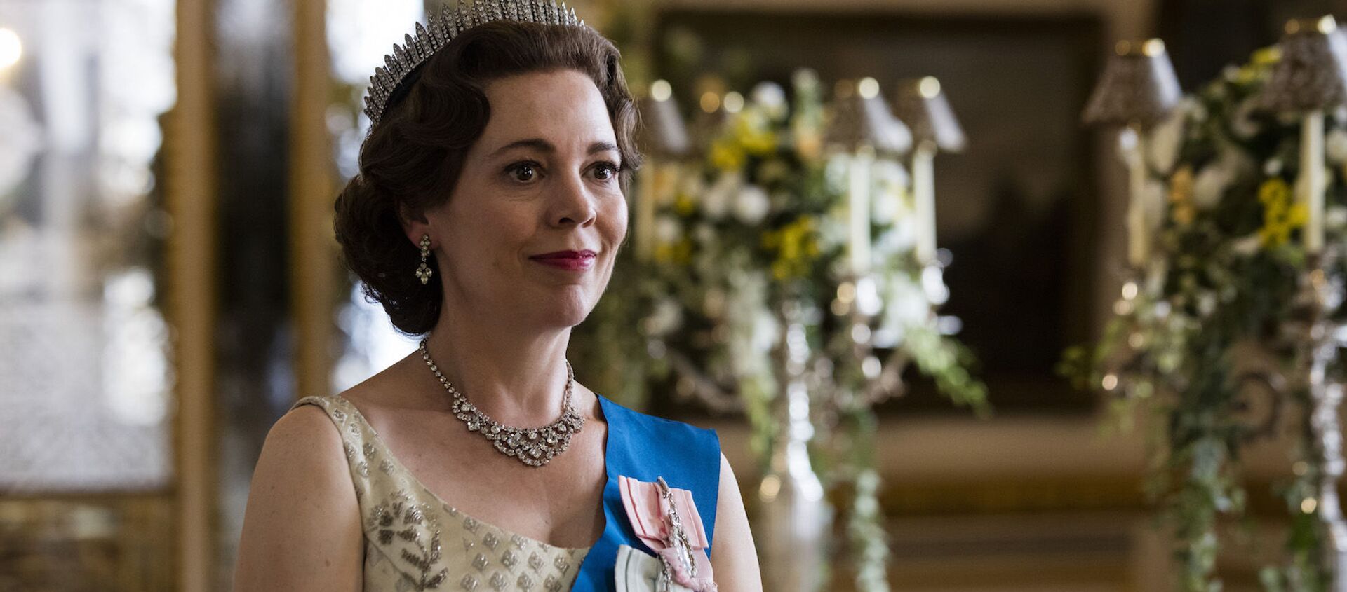 La actriz Olivia Colman interpreta a la reina Isabel II en la serie 'The Crown' La actriz Olivia Colman interpreta a la reina Isabel II en la serie 'The Crown' - Sputnik Mundo, 1920, 31.10.2020