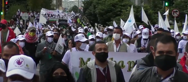 Así fue la marcha de los excombatientes de las FARC por las calles de Bogotá - Sputnik Mundo
