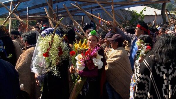 Las costumbres indígenas en los protocolos funerarios para la pandemia en Chile - Sputnik Mundo