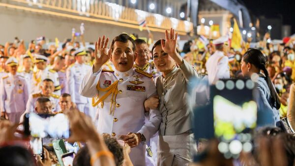 El rey Maha Vajiralongkorn y la reina Suthida de Tailandia - Sputnik Mundo