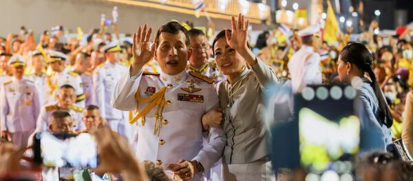 El rey Maha Vajiralongkorn y la reina Suthida de Tailandia - Sputnik Mundo