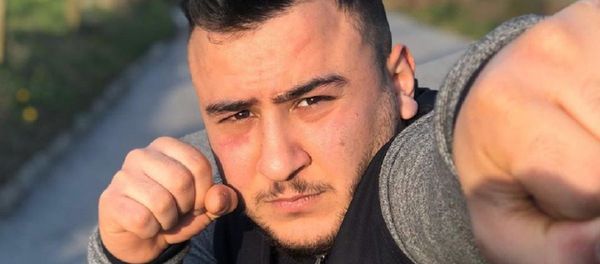 Mikail Ozen, luchador de artes marciales mixtas de origen turco Mikail Ozen, luchador de artes marciales mixtas de origen turco - Sputnik Mundo