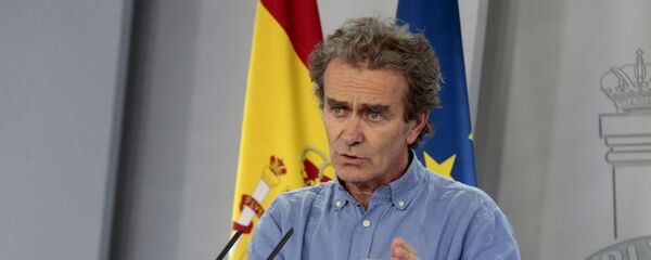 Fernando Simón durante una rueda prensa - Sputnik Mundo