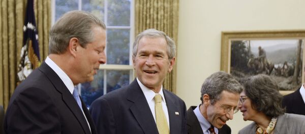 George Bush y Al Gore en el Despacho Oval - Sputnik Mundo