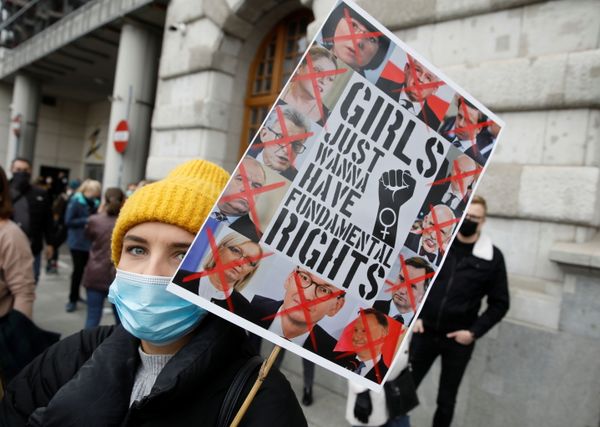 Restricciones del derecho al aborto desatan la tensión social en Polonia Restricciones del derecho al aborto desatan la tensión social en Polonia - Sputnik Mundo