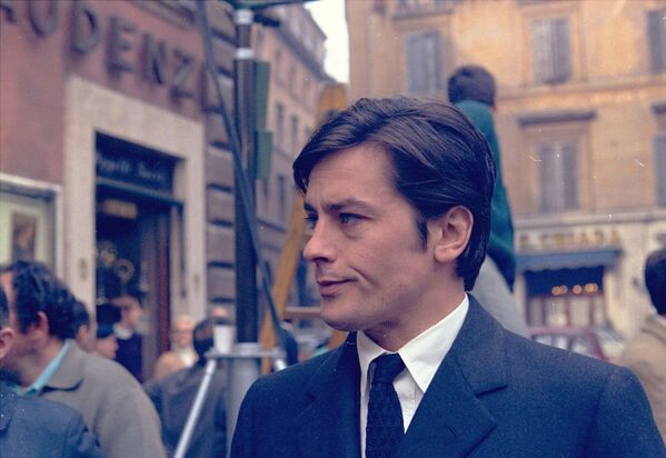 Alain Delon, legendario ícono sexual francés celebra su aniversario Alain Delon, legendario ícono sexual francés celebra su aniversario - Sputnik Mundo