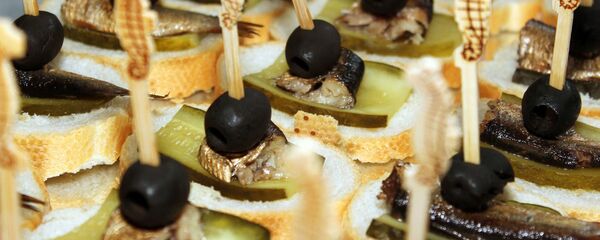 Comida con mucha sal, referencial - Sputnik Mundo