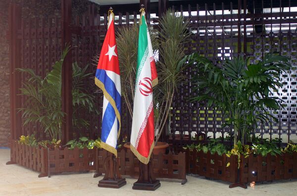 Canciller de Irán ratifica en La Habana disposición de estrechar vínculos con Cuba - Sputnik Mundo