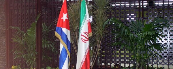 Banderas de Cuba e Irán - Sputnik Mundo
