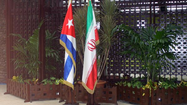 Banderas de Cuba e Irán - Sputnik Mundo