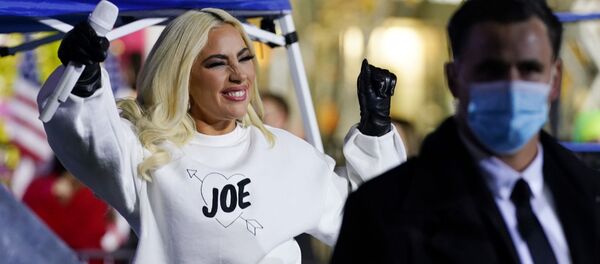 Lady Gaga haciendo campaña para Joe Biden (archivo) - Sputnik Mundo