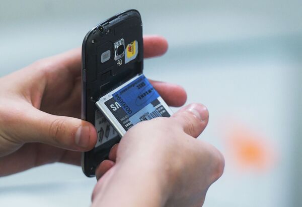 ¿No se te carga el celular? Aquí tienes 7 consejos para arreglarlo - Sputnik Mundo