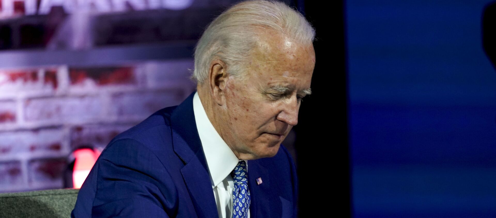 El presidente electo de EEUU, Joe Biden, durante su primera sesión de trabajo - Sputnik Mundo, 1920, 21.01.2021