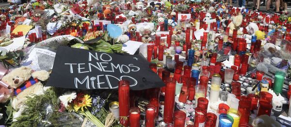 Homenaje a las víctimas de los atentados en Barcelona y Cambrils - Sputnik Mundo
