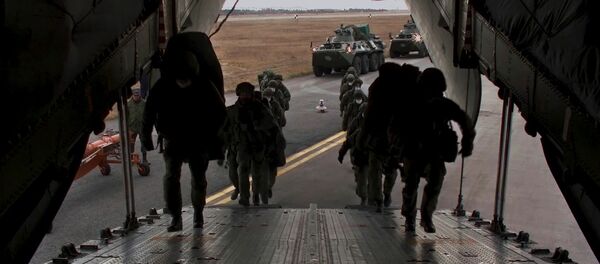 El traslado de fuerzas de la paz rusas a Nagorno Karabaj El traslado de fuerzas de la paz rusas a Nagorno Karabaj - Sputnik Mundo