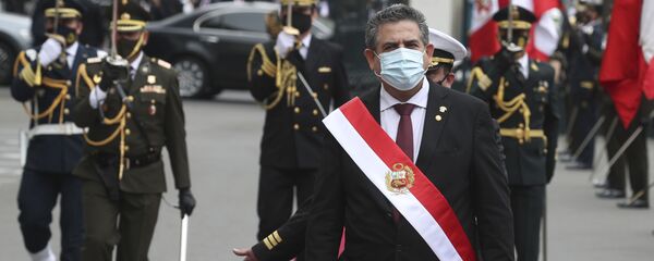 Manuel Merino durante su asunción como presidente de Perú - Sputnik Mundo