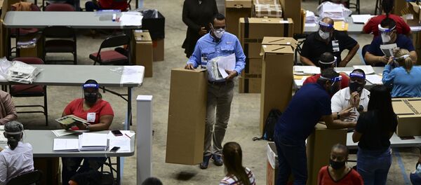 Maletines con las papeletas de las elecciones generales de Puerto Rico 2020 Maletines con las papeletas de las elecciones generales de Puerto Rico 2020 - Sputnik Mundo