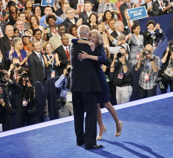 Conoce a Jill Biden, una mujer fuerte a un paso de convertirse en la primera dama de EEUU Conoce a Jill Biden, una mujer fuerte a un paso de convertirse en la primera dama de EEUU - Sputnik Mundo
