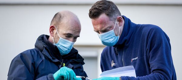 Agentes de la  forense investigan la emabajda de Arabia Saudí en La Haya - Sputnik Mundo