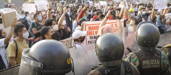 Crecen las tensiones en Perú por las protestas contra la destitución de Vizcarra - Sputnik Mundo