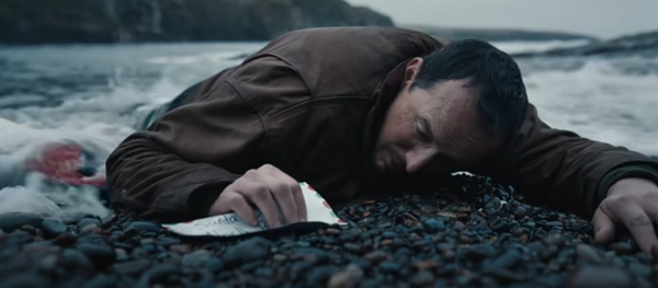 Coca Cola presenta su conmovedor anuncio para la Navidad  - Sputnik Mundo