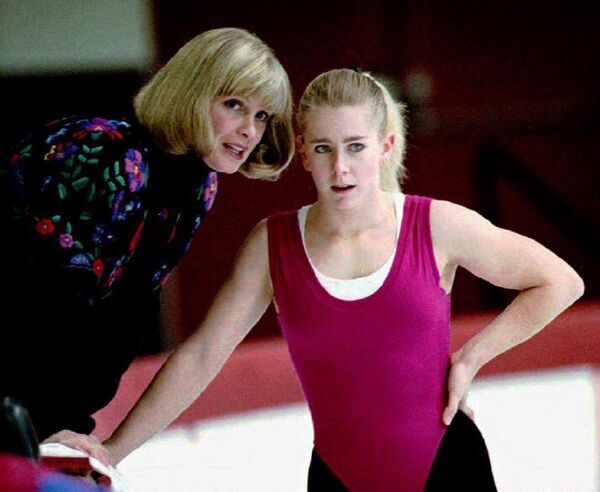 La impactante historia de Tonya Harding, la 'niña terrible' del patinaje artístico - Sputnik Mundo