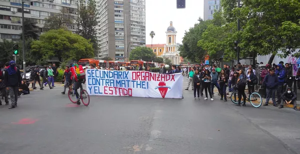Votar antes de los 18: un planteo pendiente para nueva Constitución de Chile Votar antes de los 18: un planteo pendiente para nueva Constitución de Chile - Sputnik Mundo