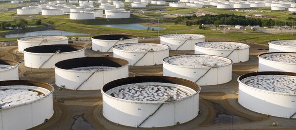 Tanques de almacenamiento de petróleo Tanques de almacenamiento de petróleo - Sputnik Mundo