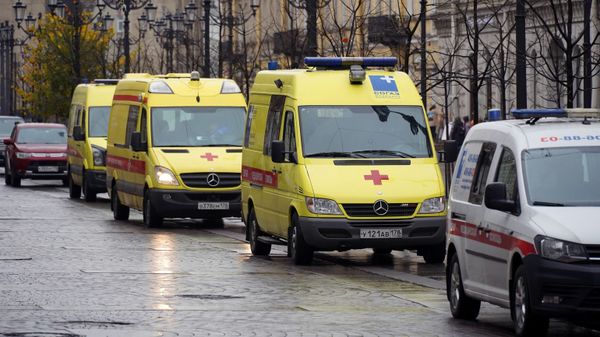 Ambulancias en Rusia durante brote de coronavirus Ambulancias en Rusia durante brote de coronavirus - Sputnik Mundo