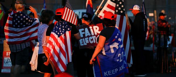 Los partidarios de Trump protestas conta el resultado de las elecciones  - Sputnik Mundo