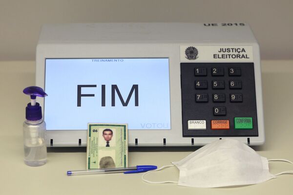 Imagen de urna electrónica en Brasil - Sputnik Mundo