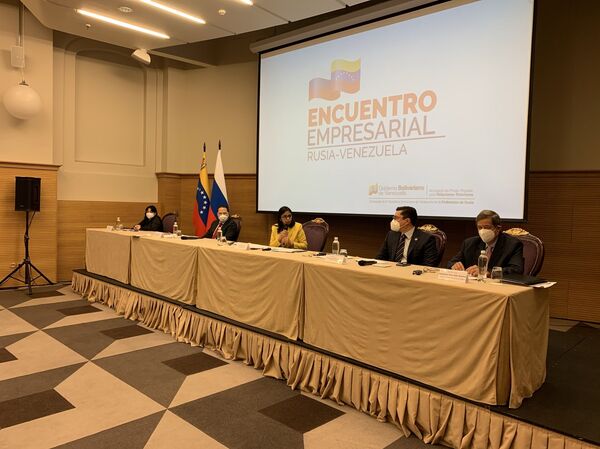 Venezuela aterriza en Rusia con su antídoto para neutralizar el bloqueo estadounidense Venezuela aterriza en Rusia con su antídoto para neutralizar el bloqueo estadounidense - Sputnik Mundo