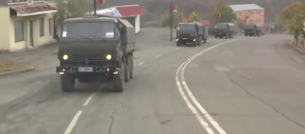 Nueva caravana de fuerzas de paz rusas se despliega en Nagorno Karabaj - Sputnik Mundo