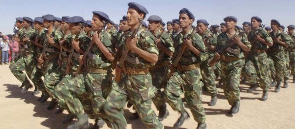 Unos soldados del Frente Polisario en 2001 (archivo) - Sputnik Mundo